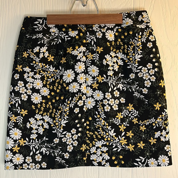 LOFT Outlet Floral Daisy Mini Skirt - Picture 4 of 7